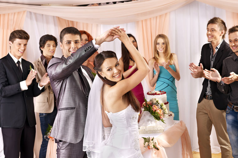 Bivši na venčanju: Skoro 60 odsto mladenaca spavalo sa 2 gosta