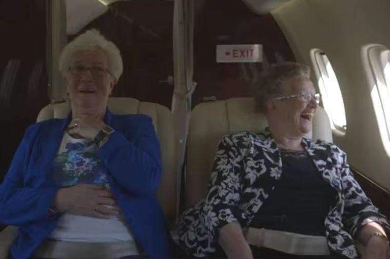 Zapamtite, nikad nije kasno za provod i smeh: Neverovatne bake u akciji! (VIDEO)
