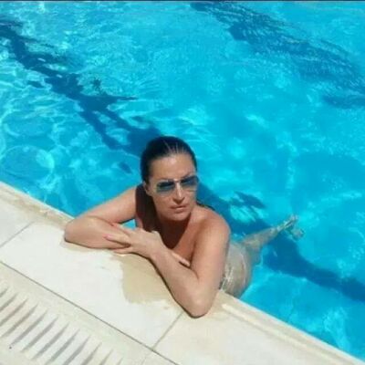 Ceca uživa na Kipru: Brčkanje u svom bazenu! (FOTO)