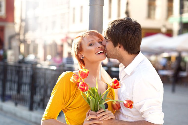 7 postupaka muškaraca koje žene pogrešno tumače: Ljubaznost i flert nisu isto!