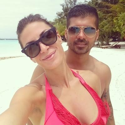 Seksi Ivana Španović sa verenikom na Maldivima: Pohvalila se tetovažom preko celih leđa! (FOTO)