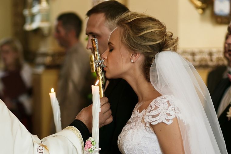 Vodio ljubav sa mladom pre svadbe, a bio kum: Brutalne ispovesti sa venčanja!